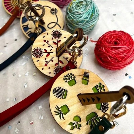 🔥Wooden Portable Yarn Holder - The Perfect Tool for Crochet Enthusiasts