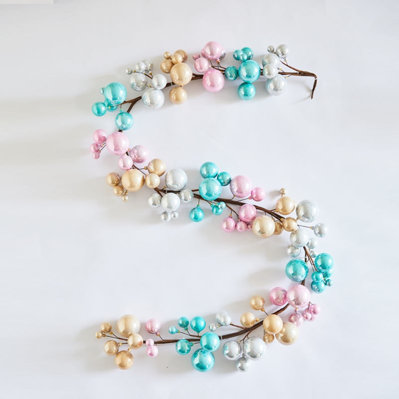 Classic Christmas Ball Garland - 6ft of Festive Elegance! 🎄✨