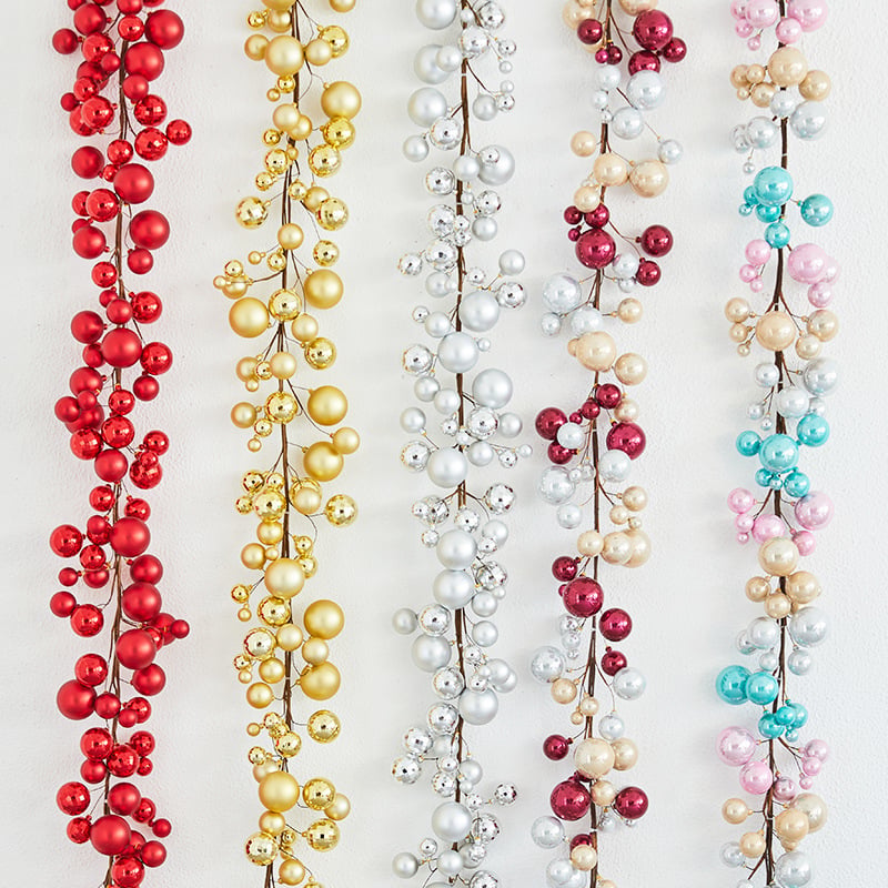 Classic Christmas Ball Garland - 6ft of Festive Elegance! 🎄✨