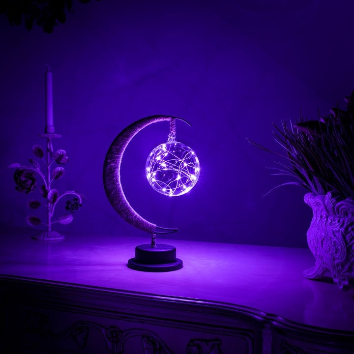 Enchanted Lunar Lamp That Gives