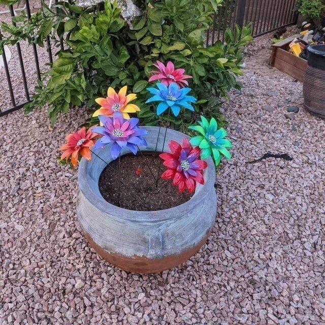 🔥SUMMER HOT SALE🔥Metal Flowers Garden Stakes